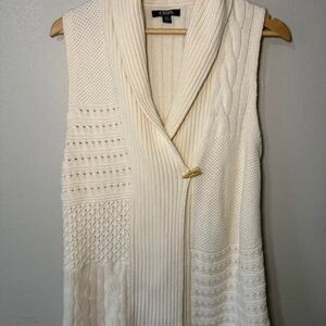 Chaps cream sweater vest with block knit pattern